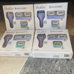 Schick Intuition Women Razor Set